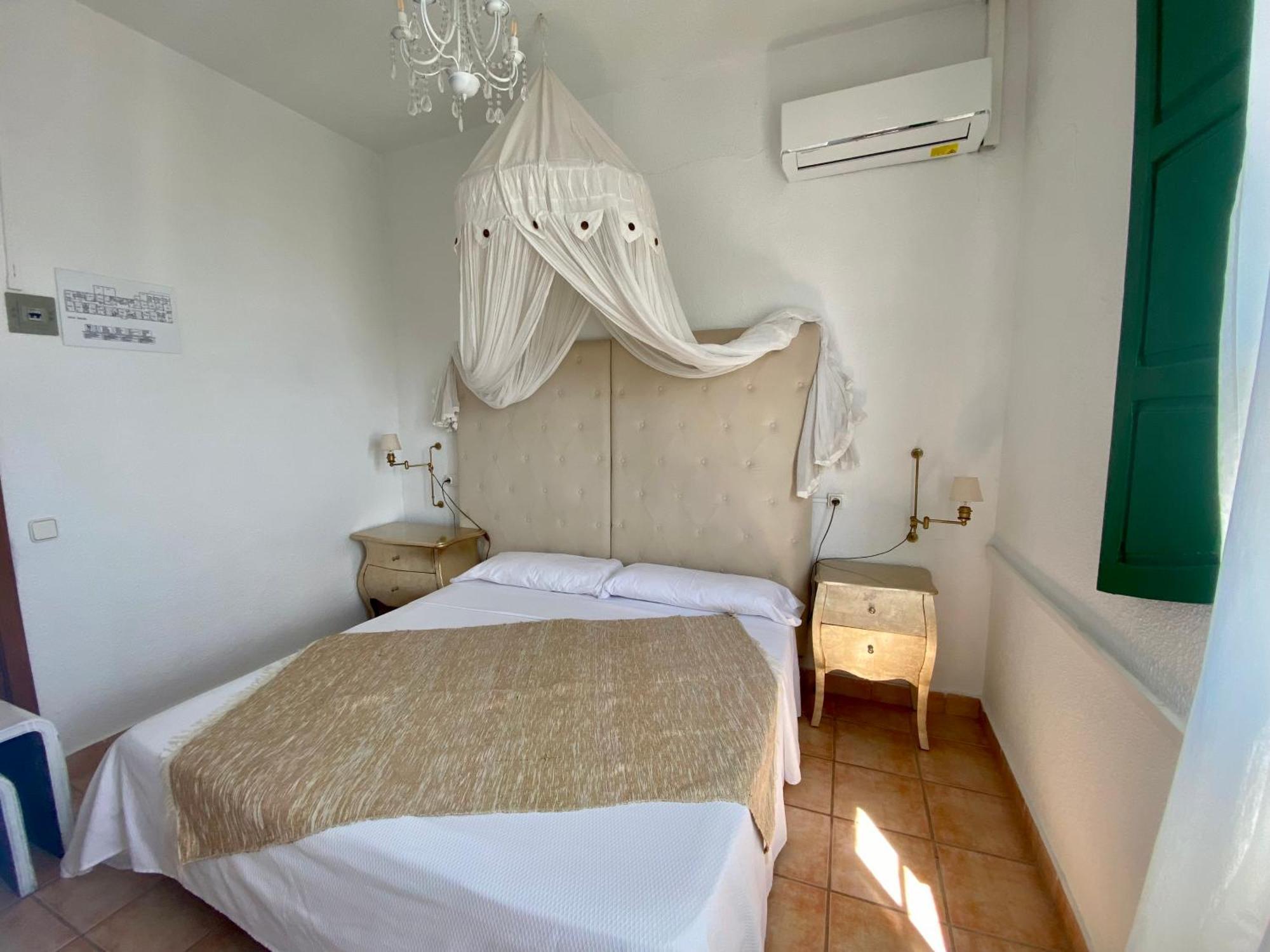 Buenavista & Suites Santa Eularia des Riu Eksteriør billede