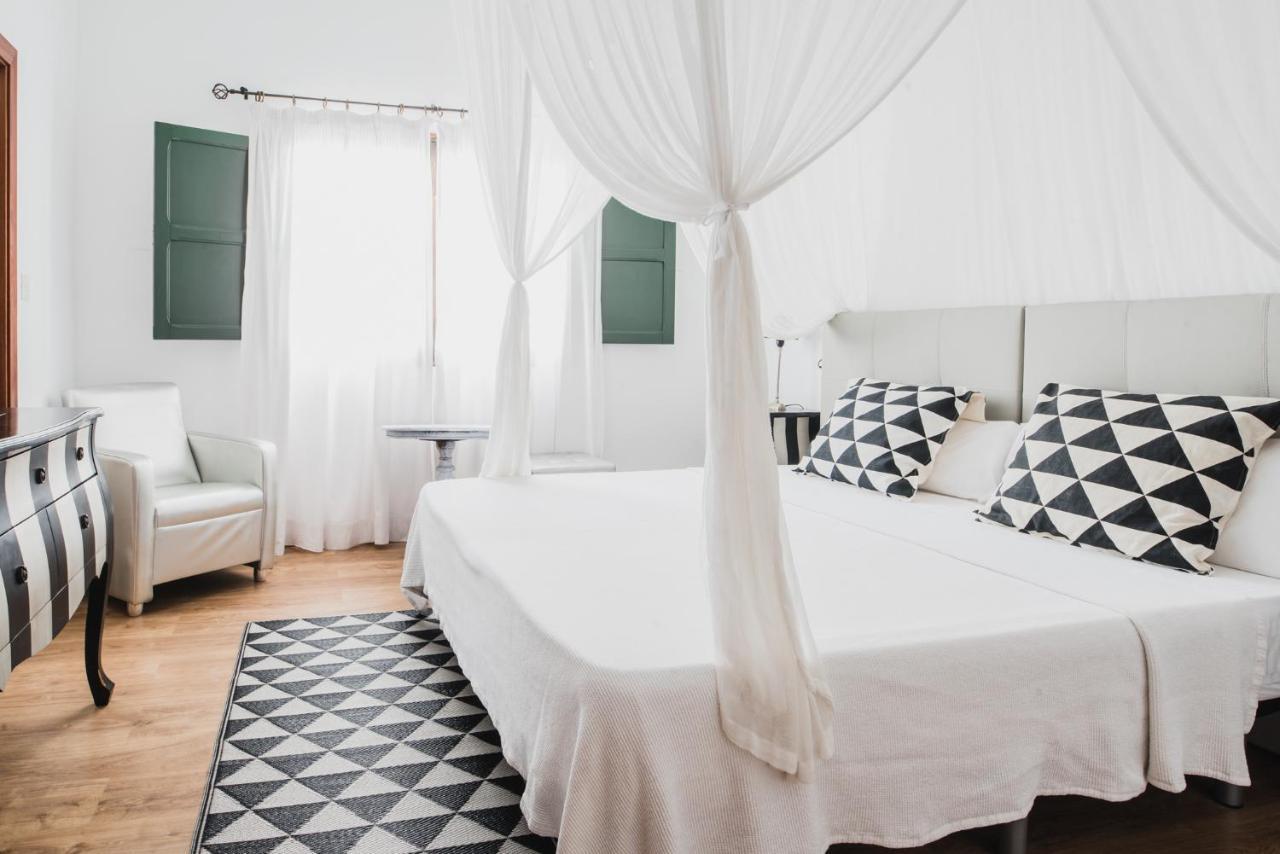 Buenavista & Suites Santa Eularia des Riu Eksteriør billede